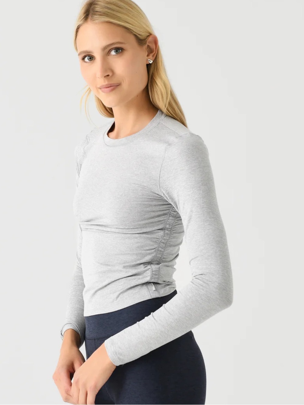 Vuori women’s Halo Gray Long-Sleeve Ruched Side Top size Xsmall